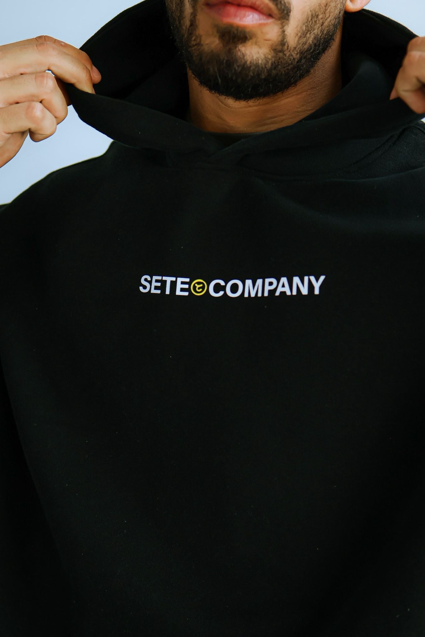 Not Average Hoodie Black